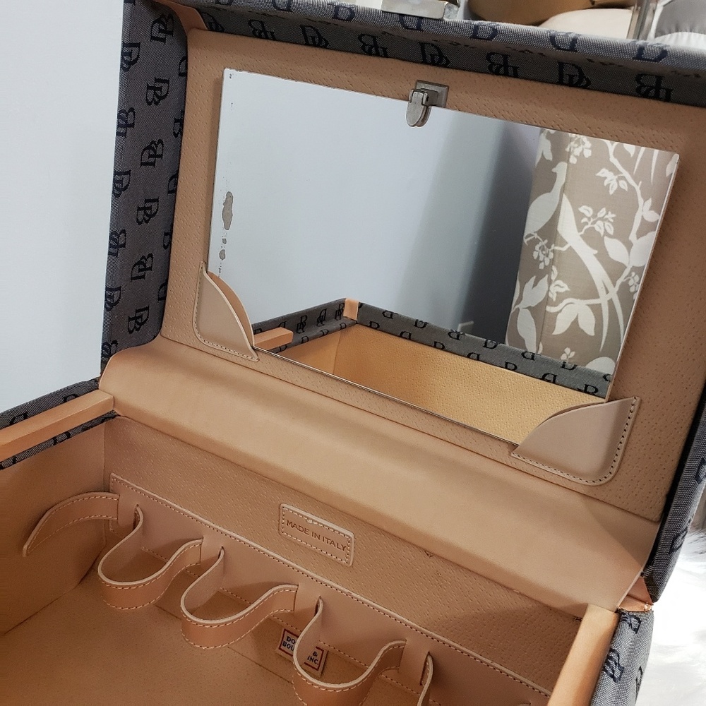 Vintage RARE Dooney & Bourke Signature Train case - Picture 8 of 8
